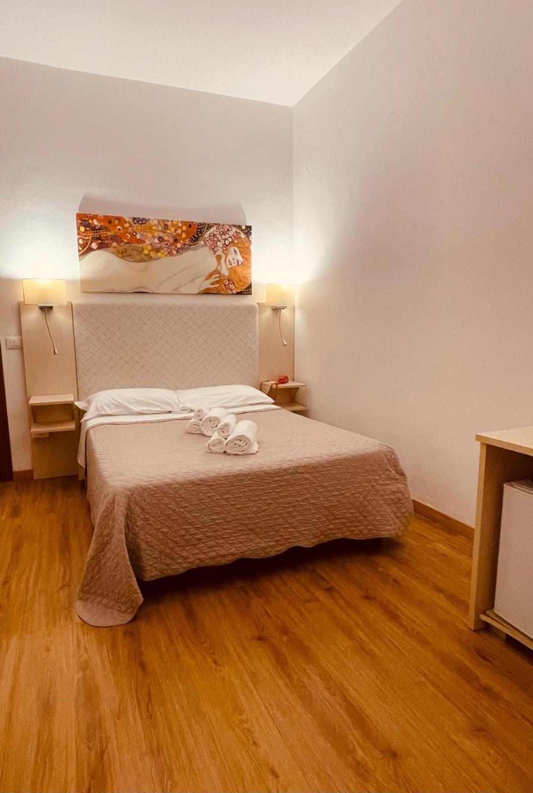 Hotel Ariston Пьомбино Экстерьер фото