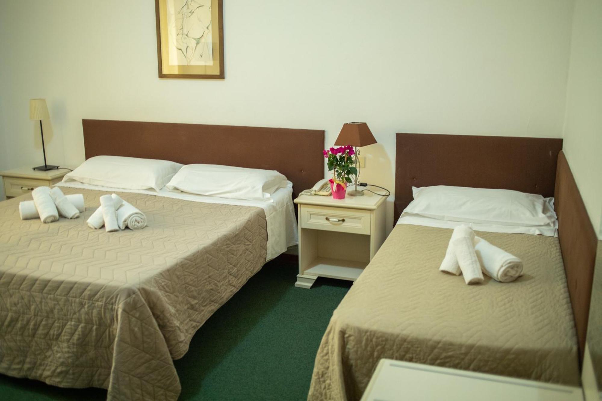 Hotel Ariston Пьомбино Экстерьер фото