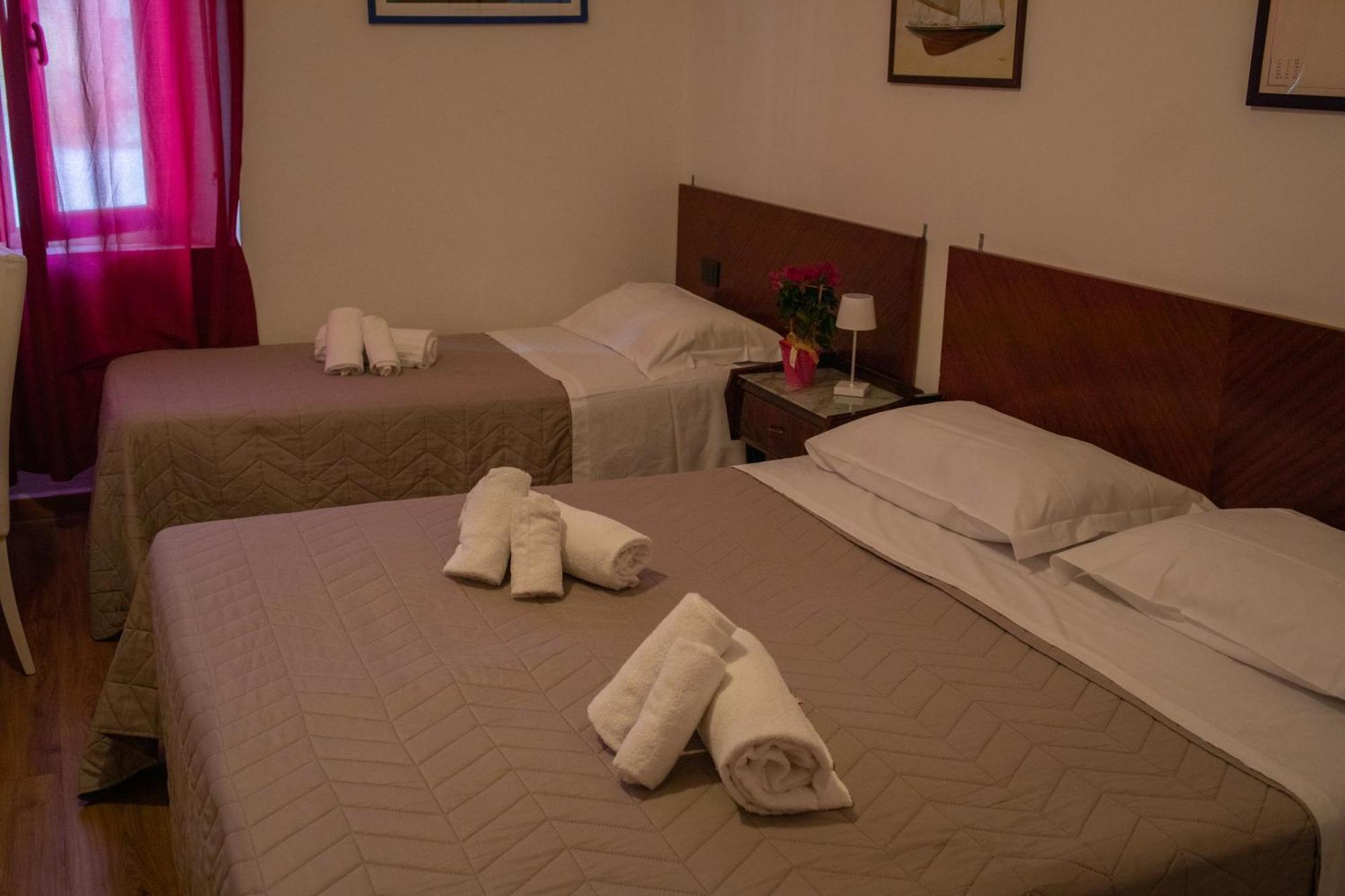 Hotel Ariston Пьомбино Экстерьер фото