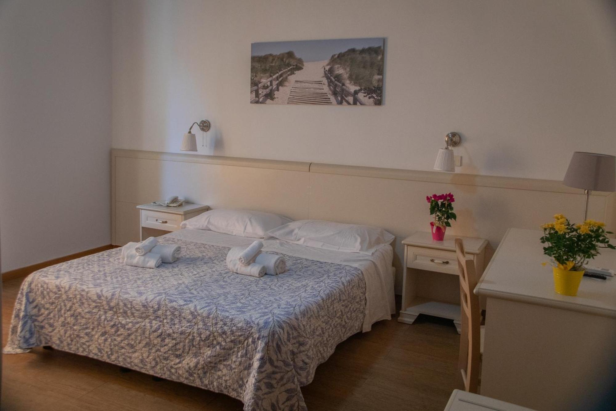 Hotel Ariston Пьомбино Экстерьер фото