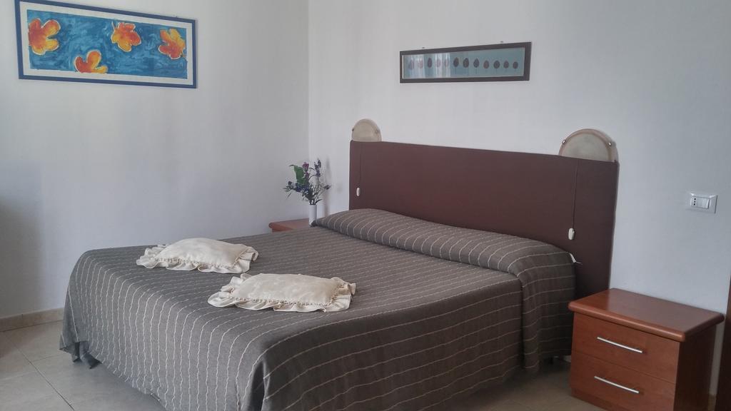 Hotel Ariston Пьомбино Экстерьер фото