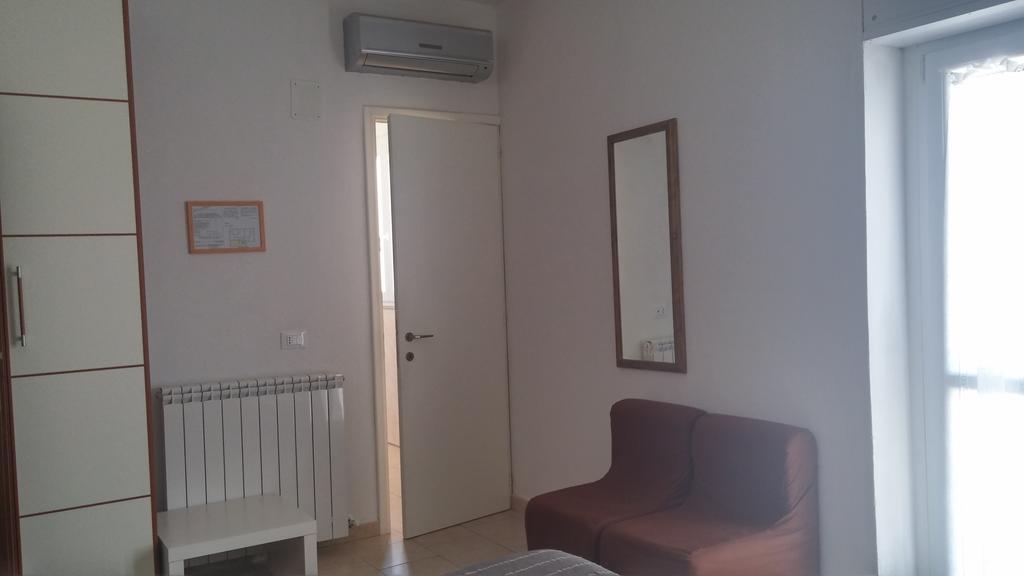 Hotel Ariston Пьомбино Экстерьер фото