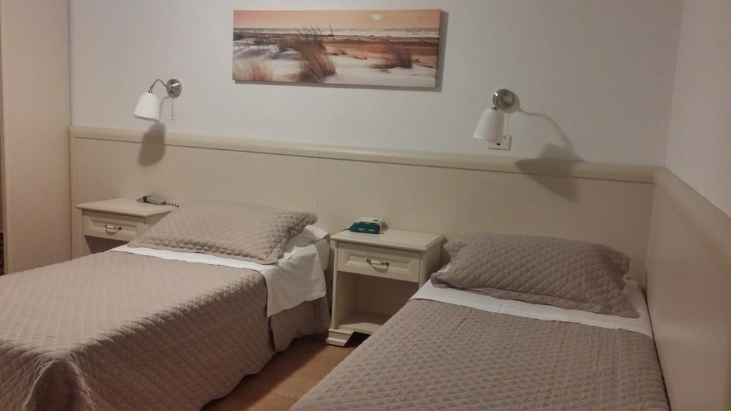 Hotel Ariston Пьомбино Экстерьер фото