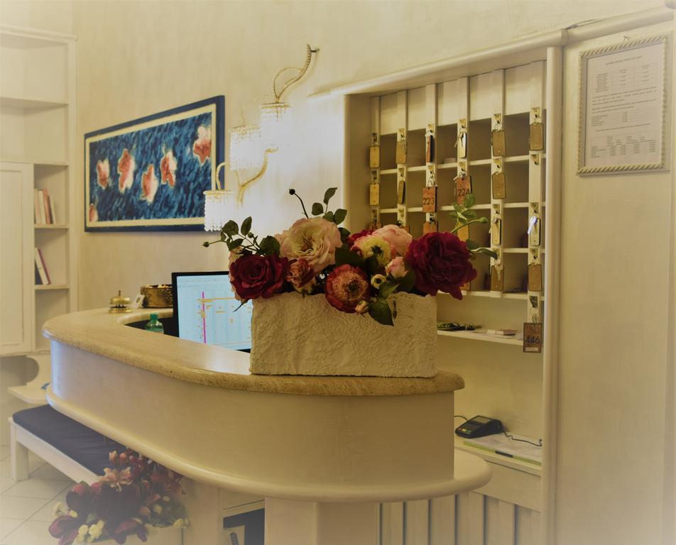 Hotel Ariston Пьомбино Экстерьер фото